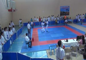 Erzurumlu Karateciler Batman sınavında