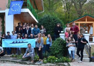 Aziziyeli Gençlerden Moldova çıkarması