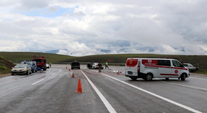 Erzincan yolunda trafik kazası: 2 yaralı