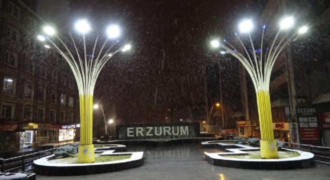 Erzurum karla buluştu