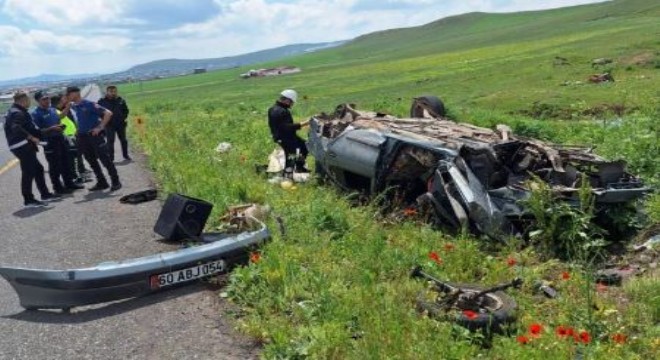 Kars yolunda trafik kazası: 2 yaralı