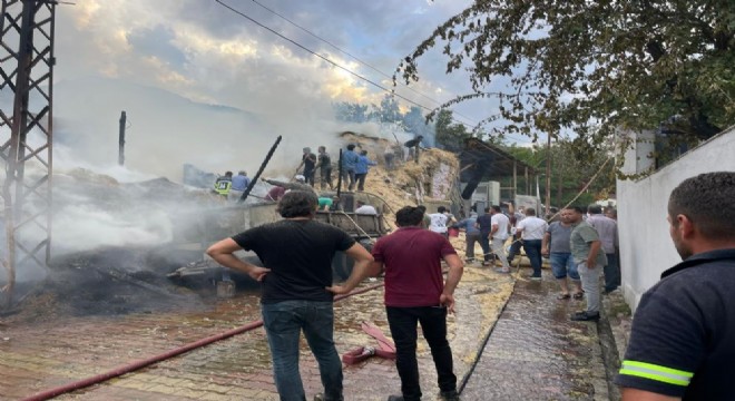 Tortum’da yangın: 2 ev, 1 samanlık, 1 ahır yandı