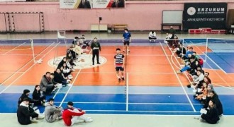 Badminton hakem kursu tamamlandı